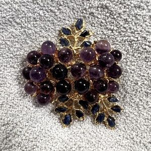 Vintage brooch - grape cluster